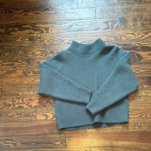 Women's Ribbed Knit Sweater - green
